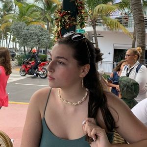 Meet your Posher, Eva